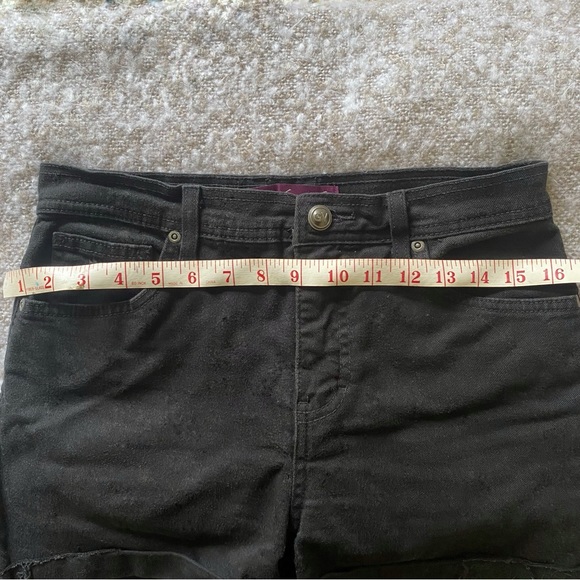 DIY Black Distressed Denim Shorts - Picture 4 of 4